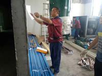 某纺织厂安装我公司提供75KW螺杆空压机2台及压缩空气管道安装现场 